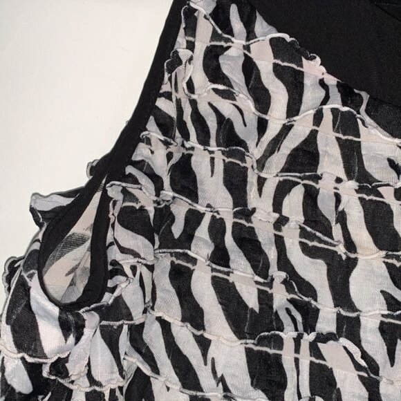 Notations XL Zebra Print Textured Sleeveless Tank Top Black & White Stretchy Fab - Picture 4 of 8